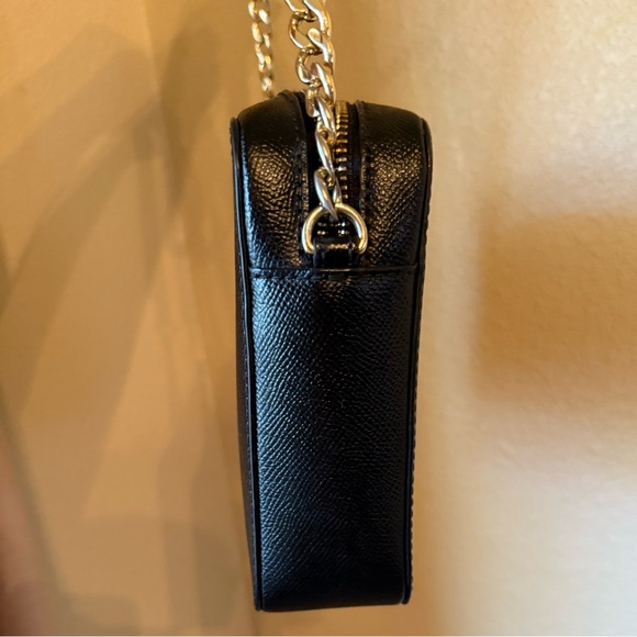 EUC Michael Kors Jet Set Large Saffiano Leather
Crossbody Bag - Picture 3 of 9